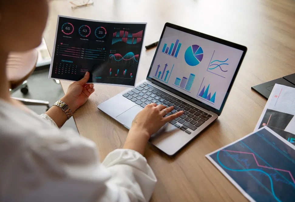 Student completing an online Data Analyst Certification course
