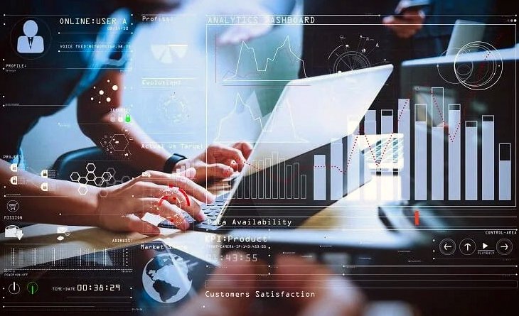 Fresh graduates exploring data science job opportunities in 2025